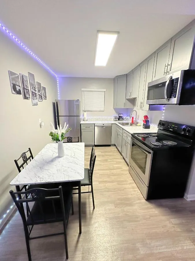 2-Bedroom Condo Downtown Nashville 0*,