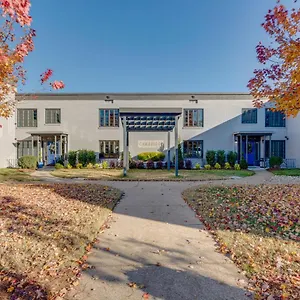 Flat Across From Vanderbilt -205 Apartment